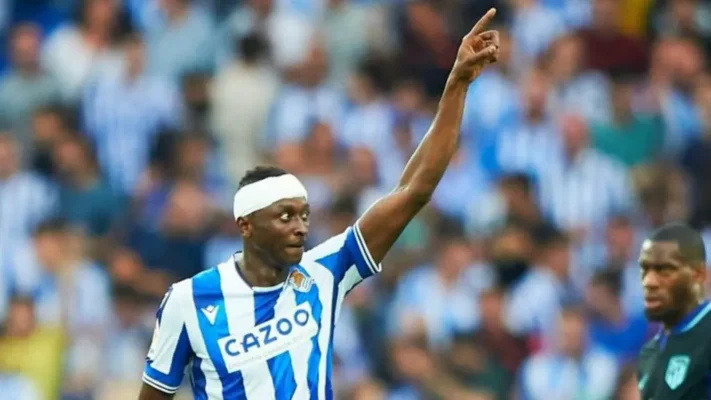 Umar Sadiq playing for real Sociedad before joining Valencia 