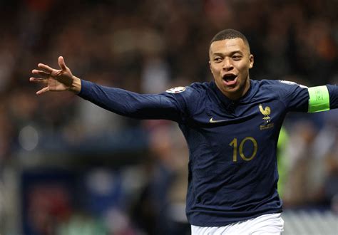 Mbappe, player of Deschamps of France. 